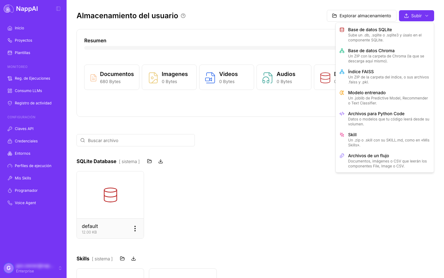 El menú Subir con un asistente por tipo de recurso: SQLite, Chroma, FAISS, modelo entrenado, Python Code, skill y archivos de un flujo